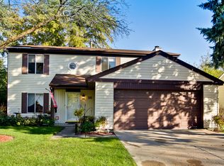 16 Lindon Ln, Vernon Hills, IL
