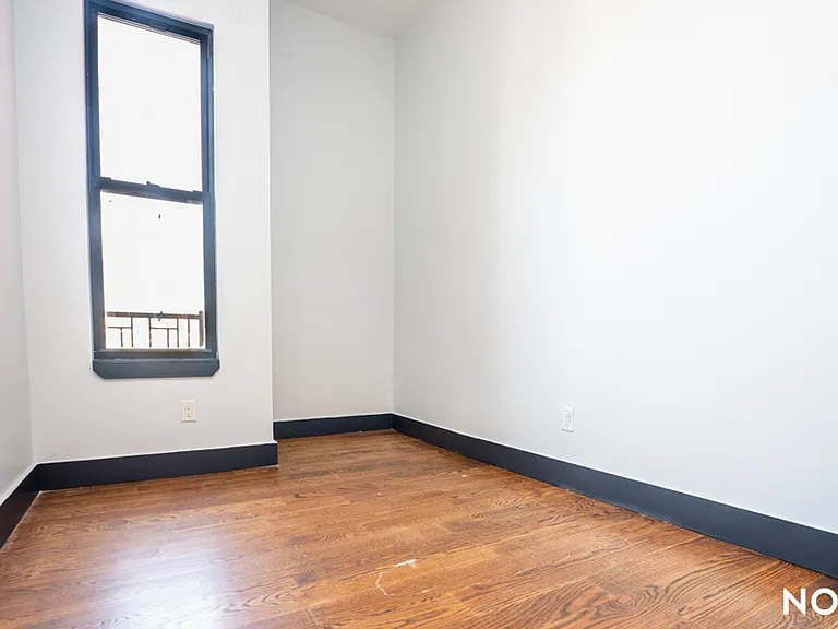 269 Meserole St #3B — Photo 9