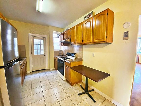 4th image of 1875 W 12th St #1F