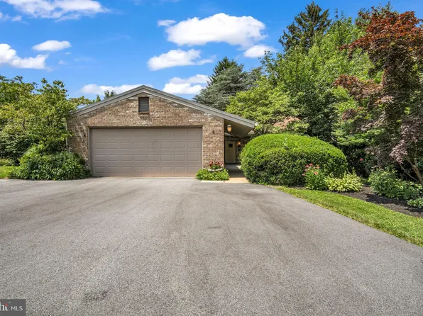 8 Mayfield Rd, Mechanicsburg, PA 17055