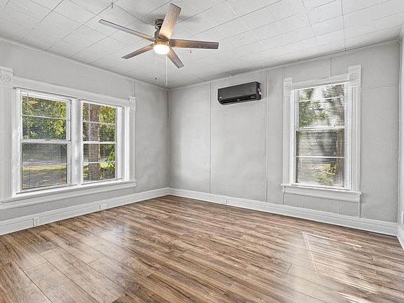 Great living space with new energy efficient mini-split AC