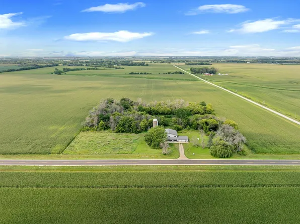 57414 205th St, Austin, MN 55912