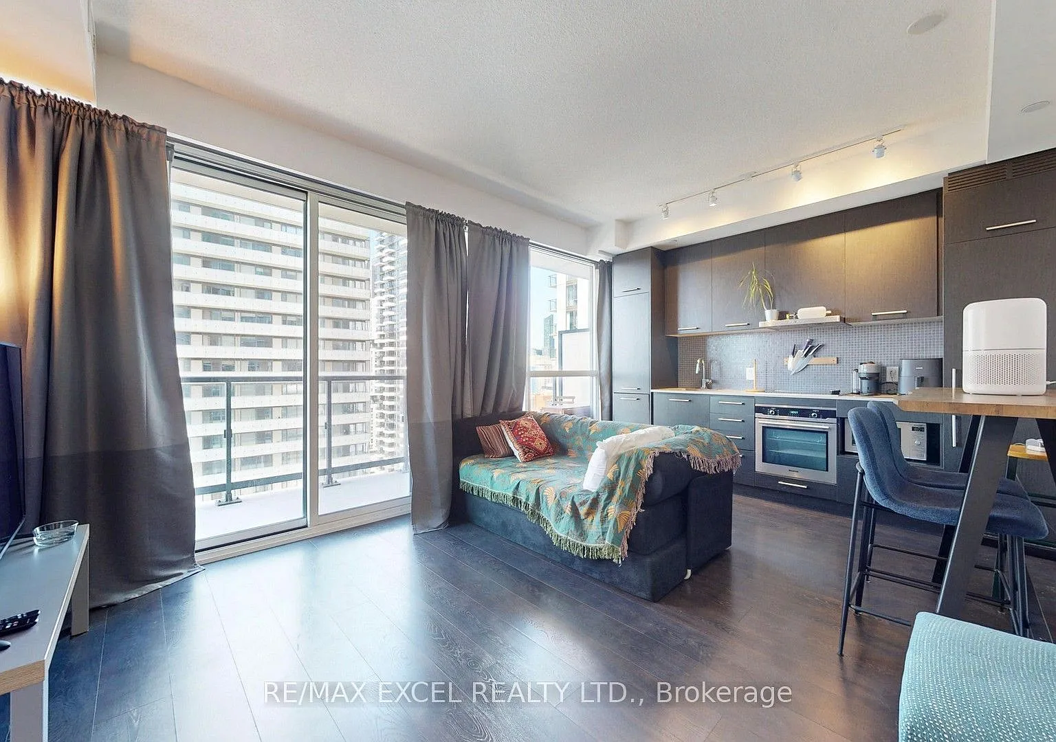 2 bed, $2,800 — Photo 4