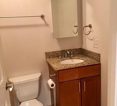 2nd image of 625 W Wrightwood Ave APT 522L