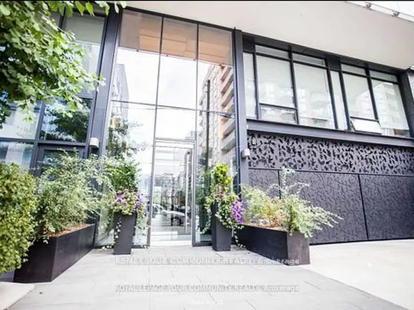 25 Stafford St #809, Toronto, ON M5V 0G3