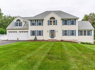 57 Clover Hill Cres, Tyngsboro, MA 01879