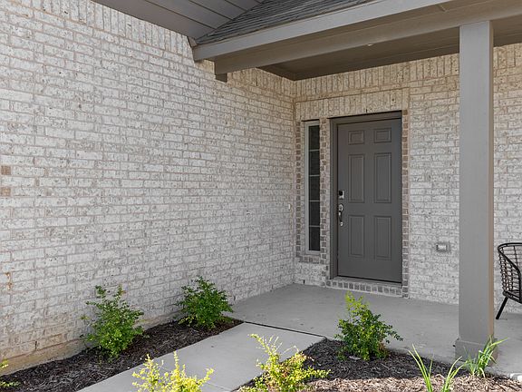 5th image of 402 Mockingbird Ln #402