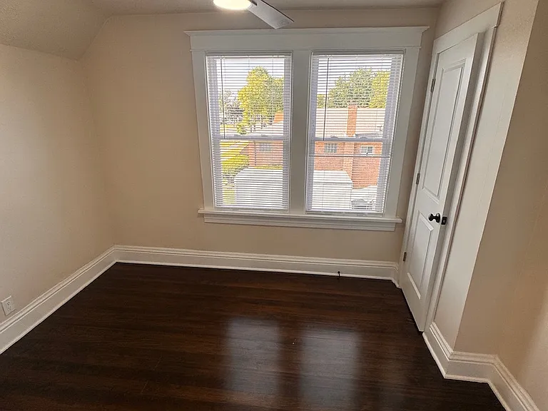 15745 Drexel Ave — Photo 4
