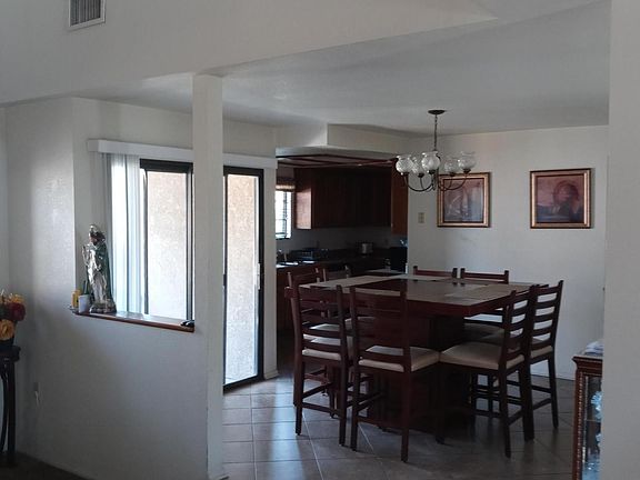 3rd image of 15641 Mentz St