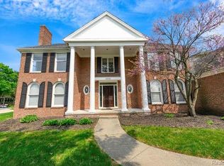 4866 Riverchase Dr, Troy, MI