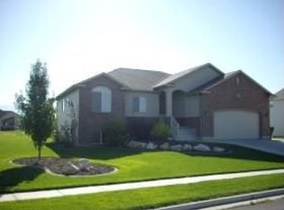 1109 S Inverness Dr, Syracuse, UT 84075