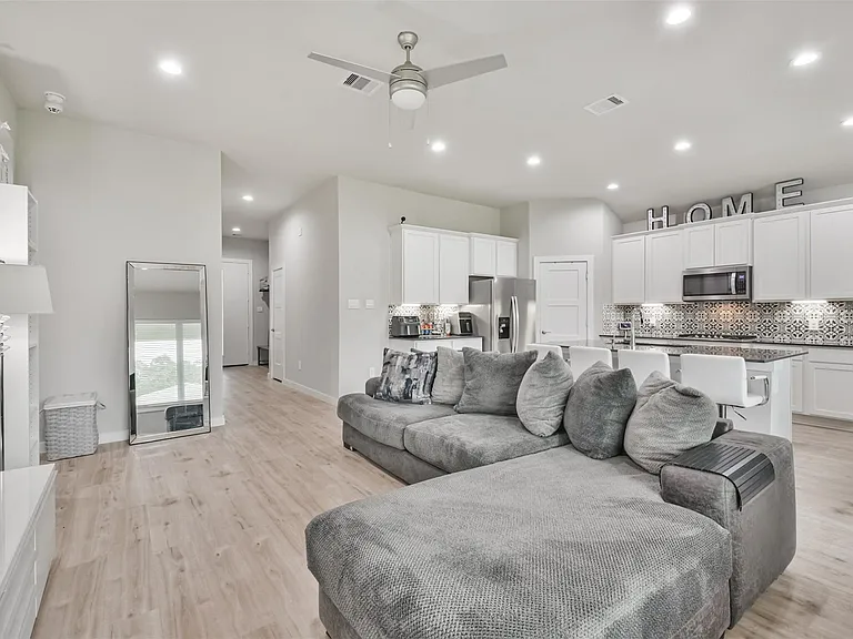 14226 Lake Lodge Dr — Photo 9