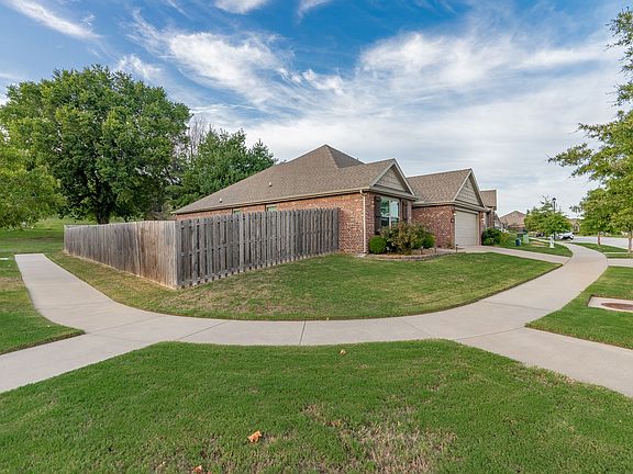4th image of 3558 W Foxtail Lily Ln