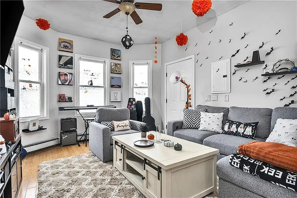 3 bed, 1100 sqft, $2,250 — Photo 1
