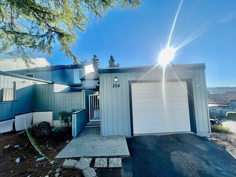 1st image of 204 Rockwood Dr #1