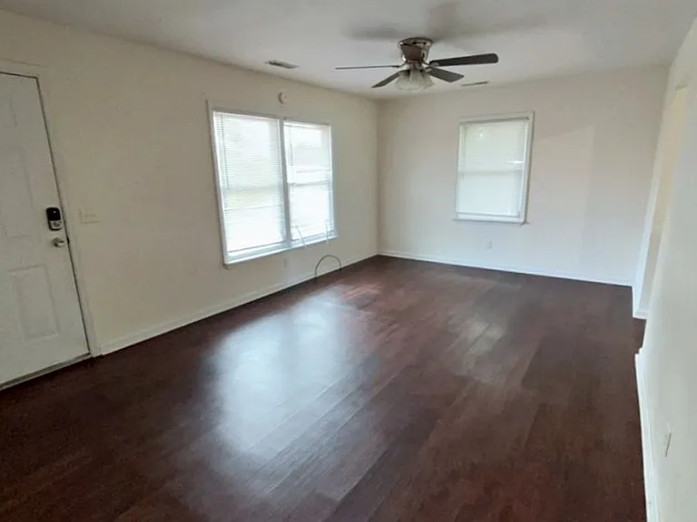 Skyline Apartments — Photo 35