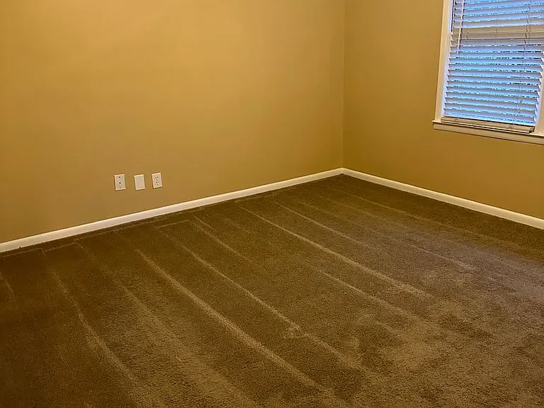 1951 Meadowbrook Cir — Photo 5