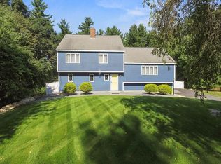11 Carriage Hill Rd, Andover, MA 01810
