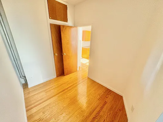 Rented by GreenVill Real Estate LLC | media 7