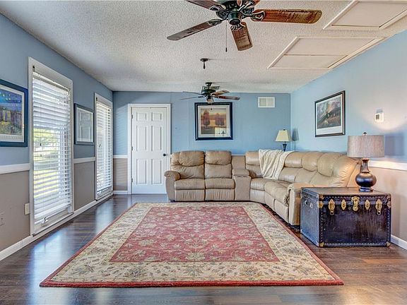 4th image of 227 Ortiz Blvd