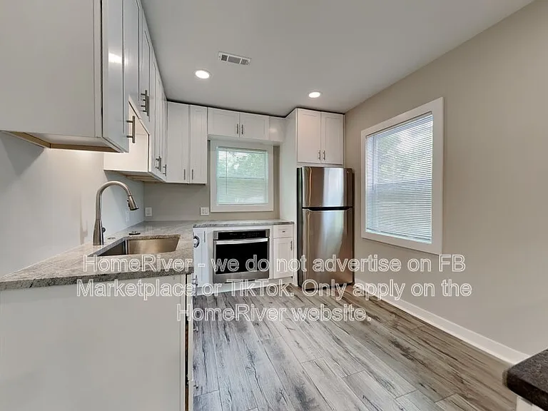 1915 Ham Dr — Photo 4