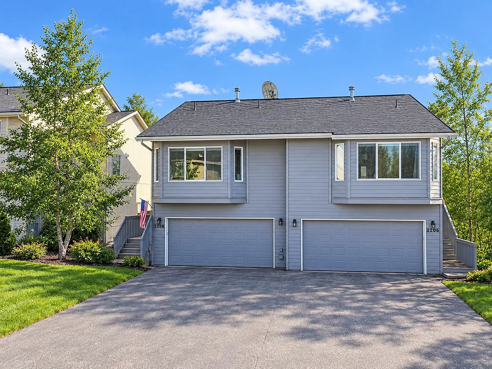 2208 Ridgemont Dr