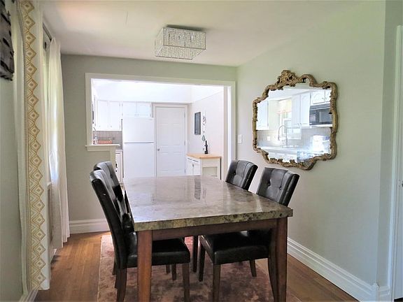 5th image of 5 Bedford Dr
