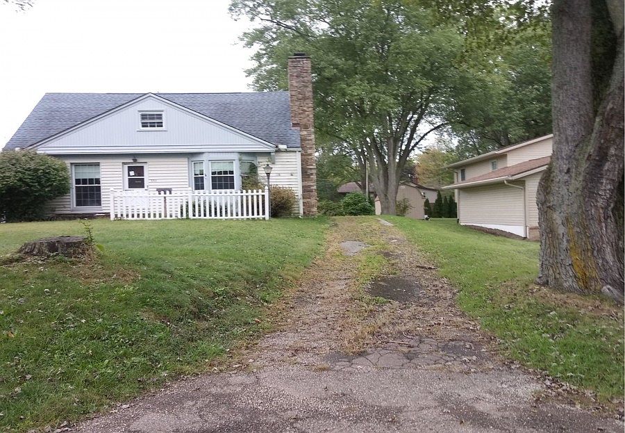 2nd image of 335 Eden Ave NW