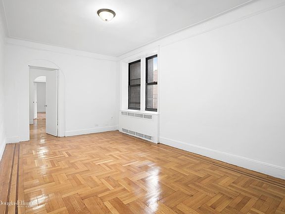 4th image of 3338 Parsons Blvd APT 3J