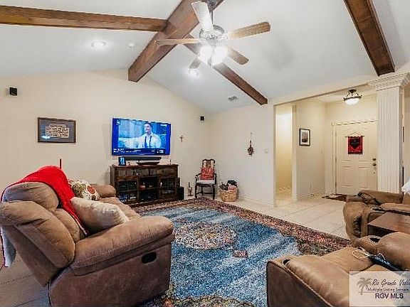 2nd image of 517 Valley Oak Cir
