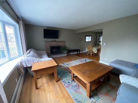 2nd image of 27 Hoffman Dr