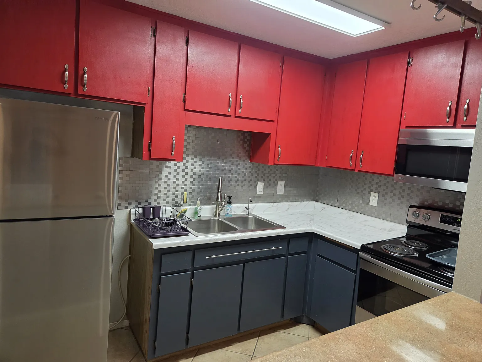1 bed, 850 sqft, $2,200 — Photo 3