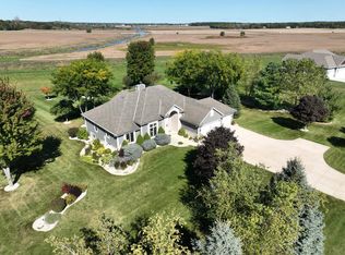 26510 Eagle View Dr, Waterford, WI 53185