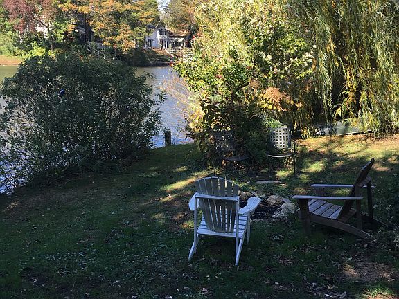 Outside yard space on Deal Lake