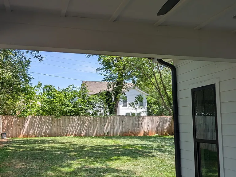 Elon St — Photo 23