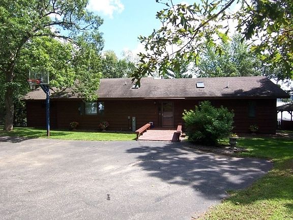 3rd image of W7081 Oakwood Dr