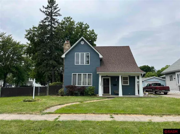 703 6th St N, Saint James, MN 56081