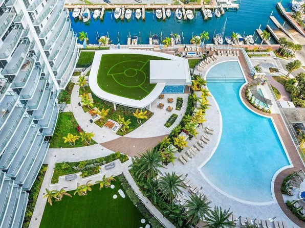 220 Lake Shore Dr, West Palm Beach, FL