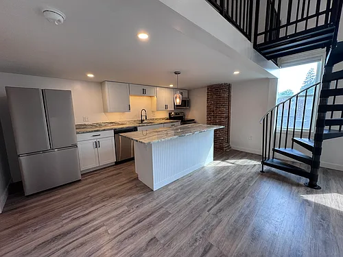 84 Main St #5 Photo 1