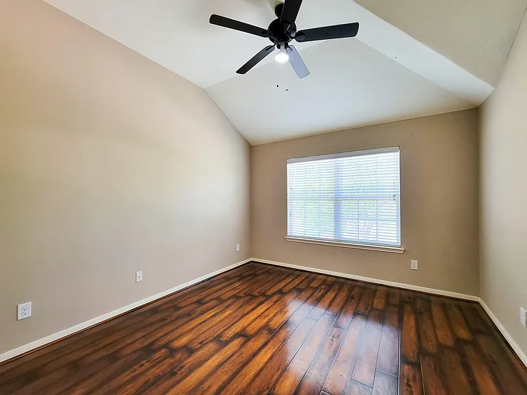 20931 Flower Croft Ct — Photo 10