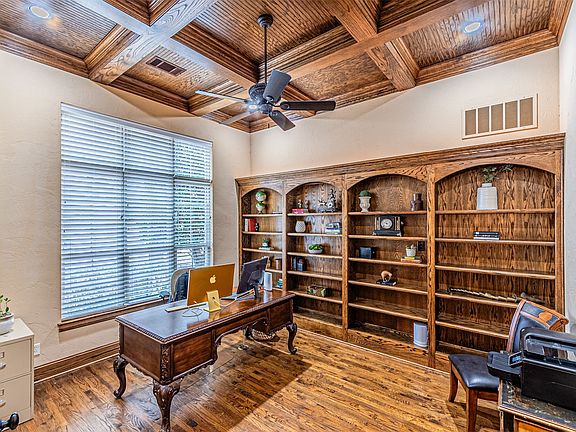 5th image of 1604 Pecan Point Dr