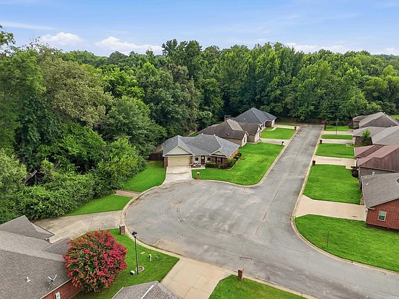 2nd image of 410 Calvin Ct