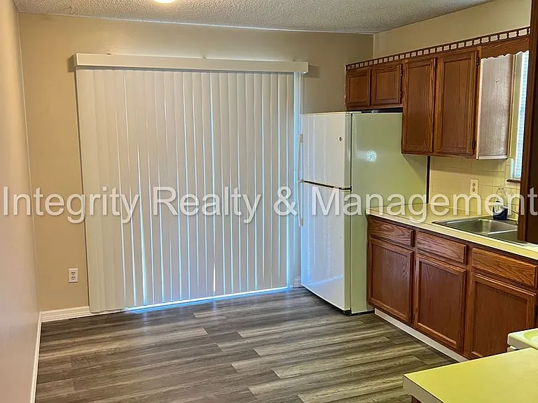 1862 Mackenzie Ct N — Photo 21