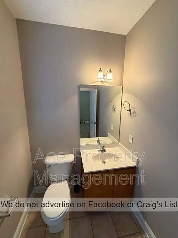 3 bed, 2.5 bath, 1800 sqft, $1,495 — Photo 3
