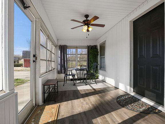 4th image of 303 Horse Creek Rd