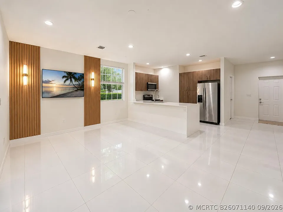 1030 Crystal Way #104