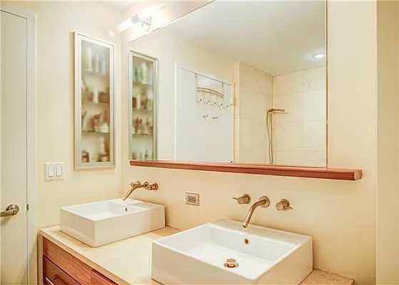 Rented by (Legacy) Elegran | media 18