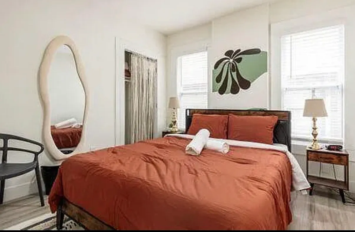 4 bed, 1350 sqft, $1,600 — Photo 4