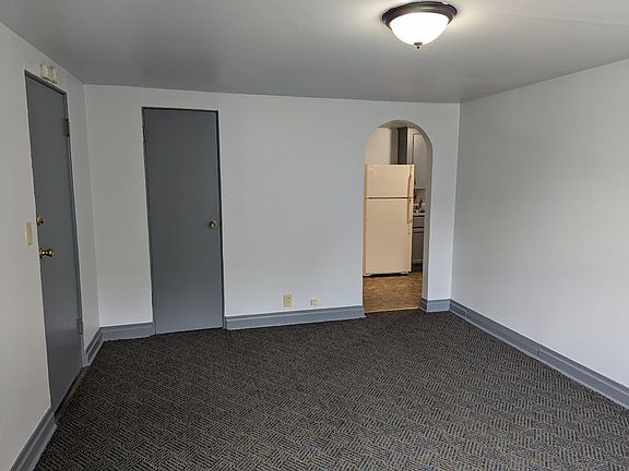 5th image of 233 Boileau Pl APT B1