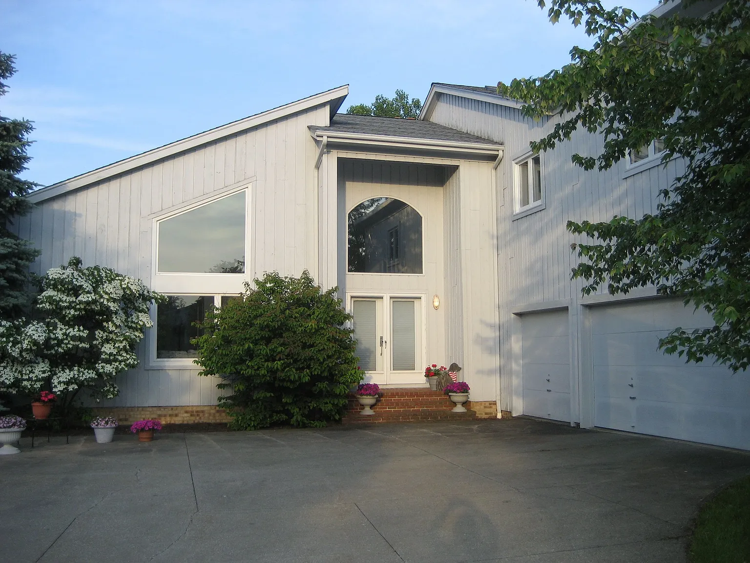 2421 Allen Blvd photo 1
